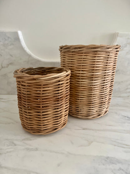 Set of 2 Hand-Woven Wicker Baskets