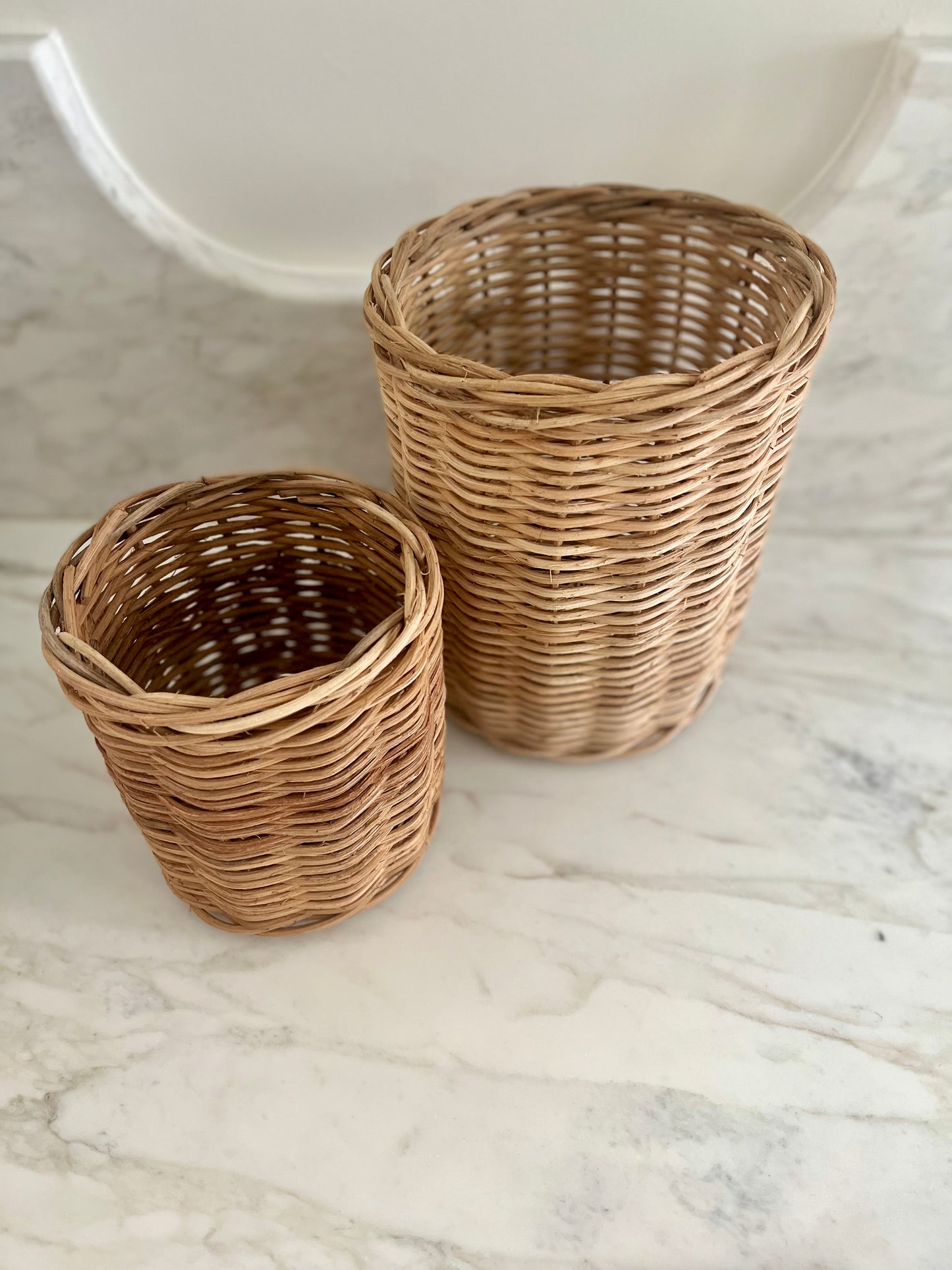 Set of 2 Hand-Woven Wicker Baskets