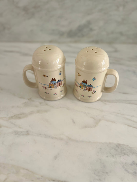 Vintage Heartland Salt & Pepper Shakers