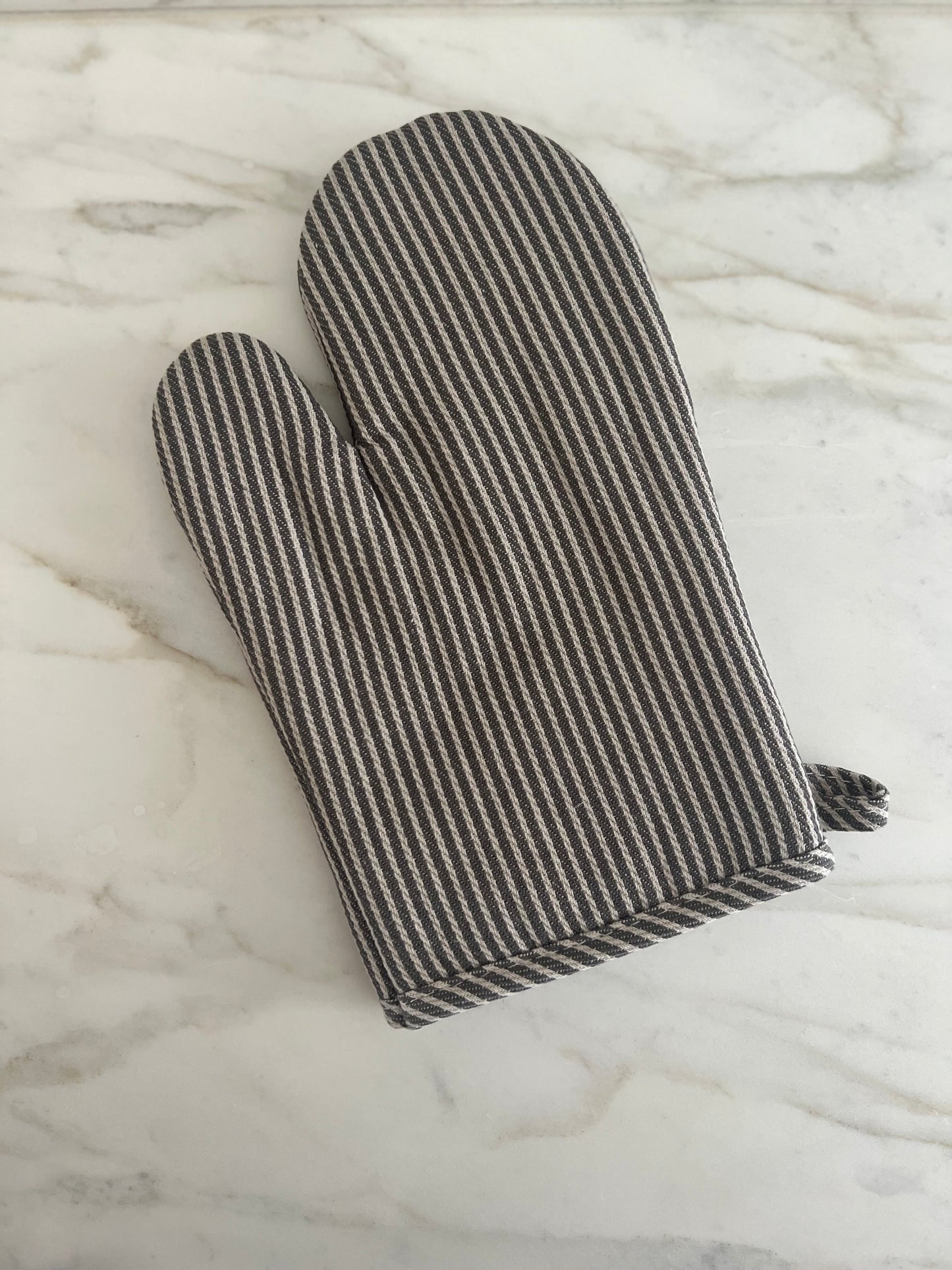 Stripe Oven Mitt