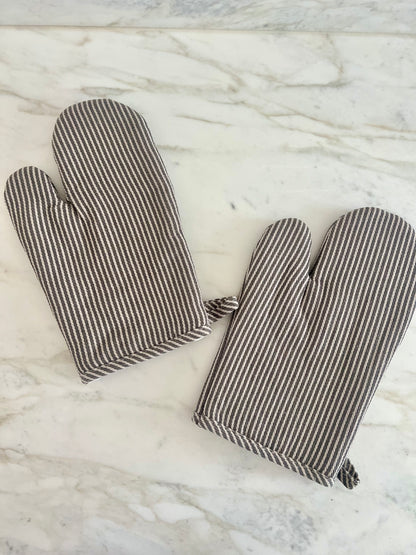 Stripe Oven Mitt